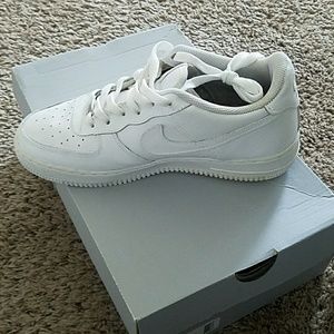 Girl's Nike Airforce ones